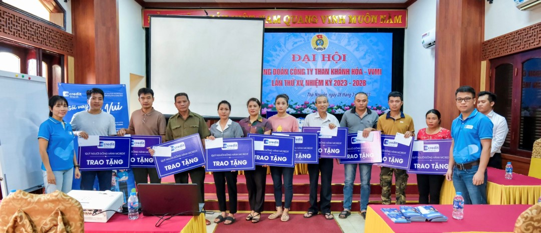 Mcredit đồng hành cùng công nhân “bớt gánh lo” tài chính